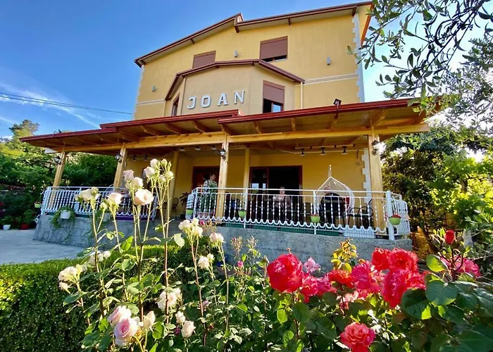 Joan Guesthouse